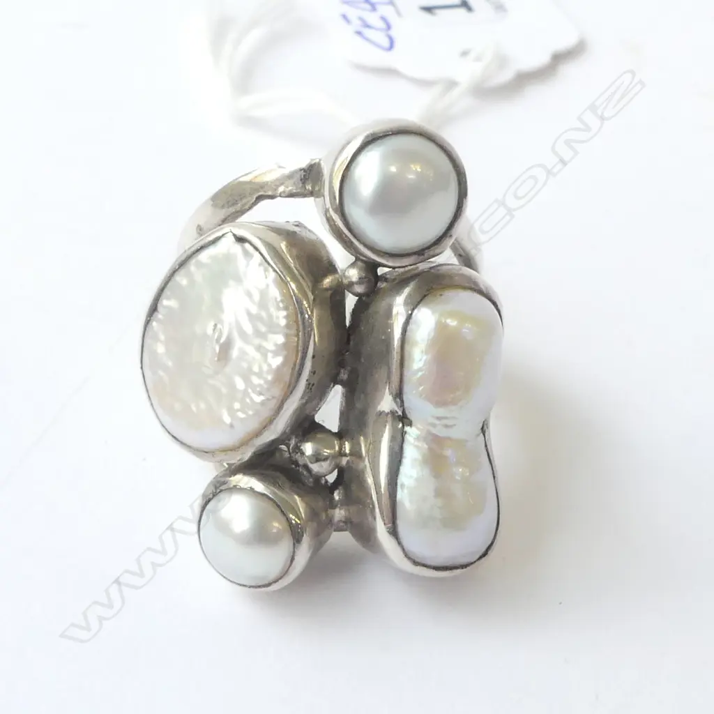 LRG SILVER & FRESHWATER PEARL RING SIZE N Image 1++