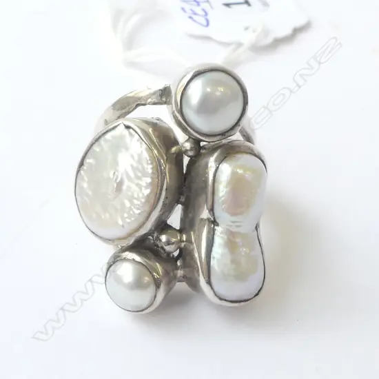 LRG SILVER & FRESHWATER PEARL RING SIZE N