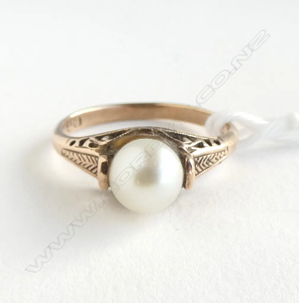 9ct ROSE GOLD PEARL SOLITAIRE RING, 2.22gm SIZE M1/2 Image 1++