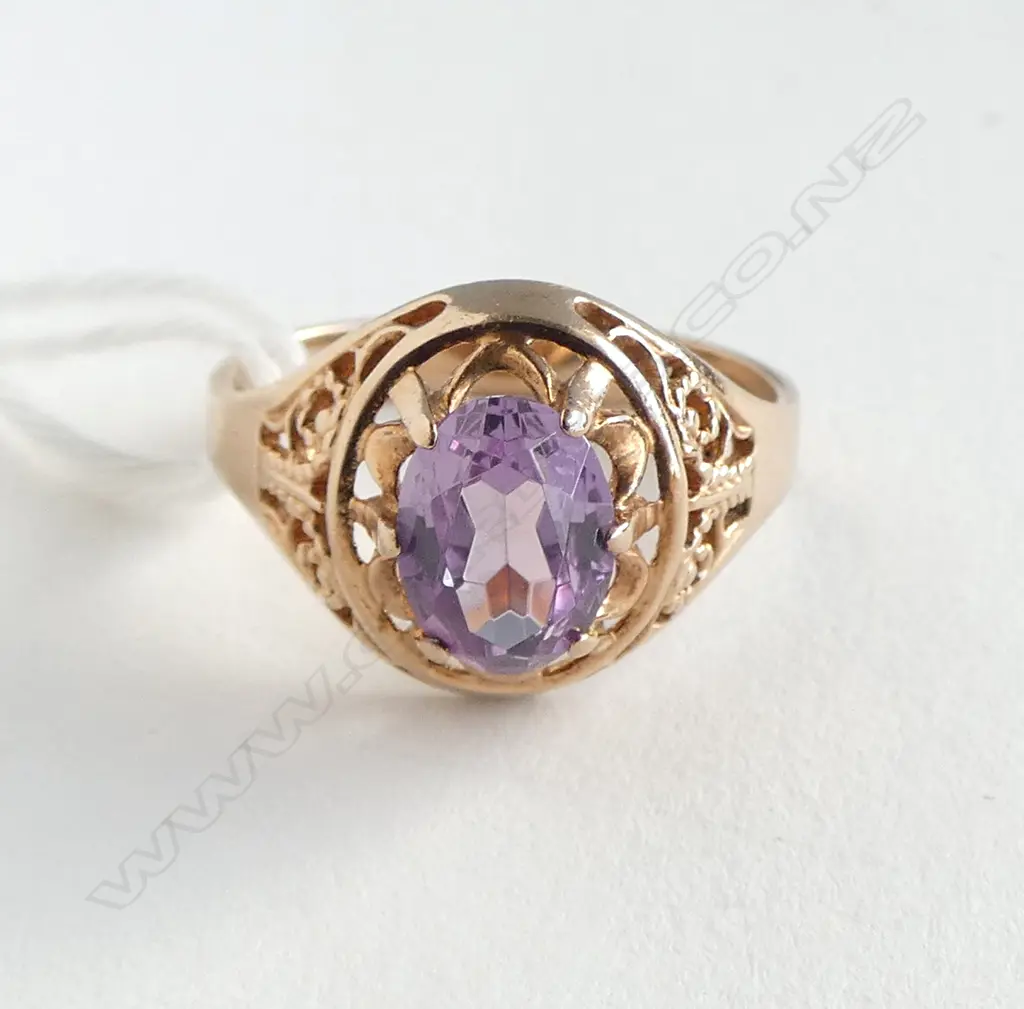 14ct ROSE GOLD RING w CENTRAL PURPLE STONE (synthetic corundum), 3.11gm SIZE M1/2 Image 1++