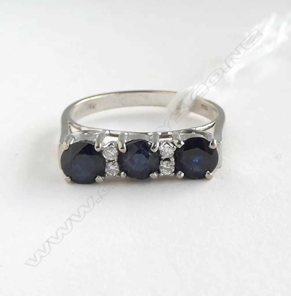14ct WHITE GOLD DIAMOND & SAPPHIRE BRIDGE RING, 3.23gm SIZE N Image 1++