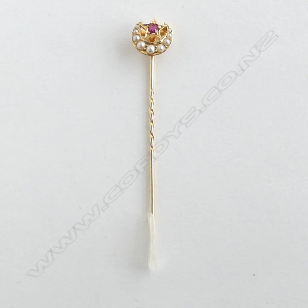 9CT BAR BROOCH 1.9grms Image 1++