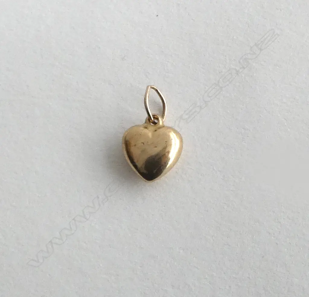 9ct GOLD HEART CHARM Image 1++