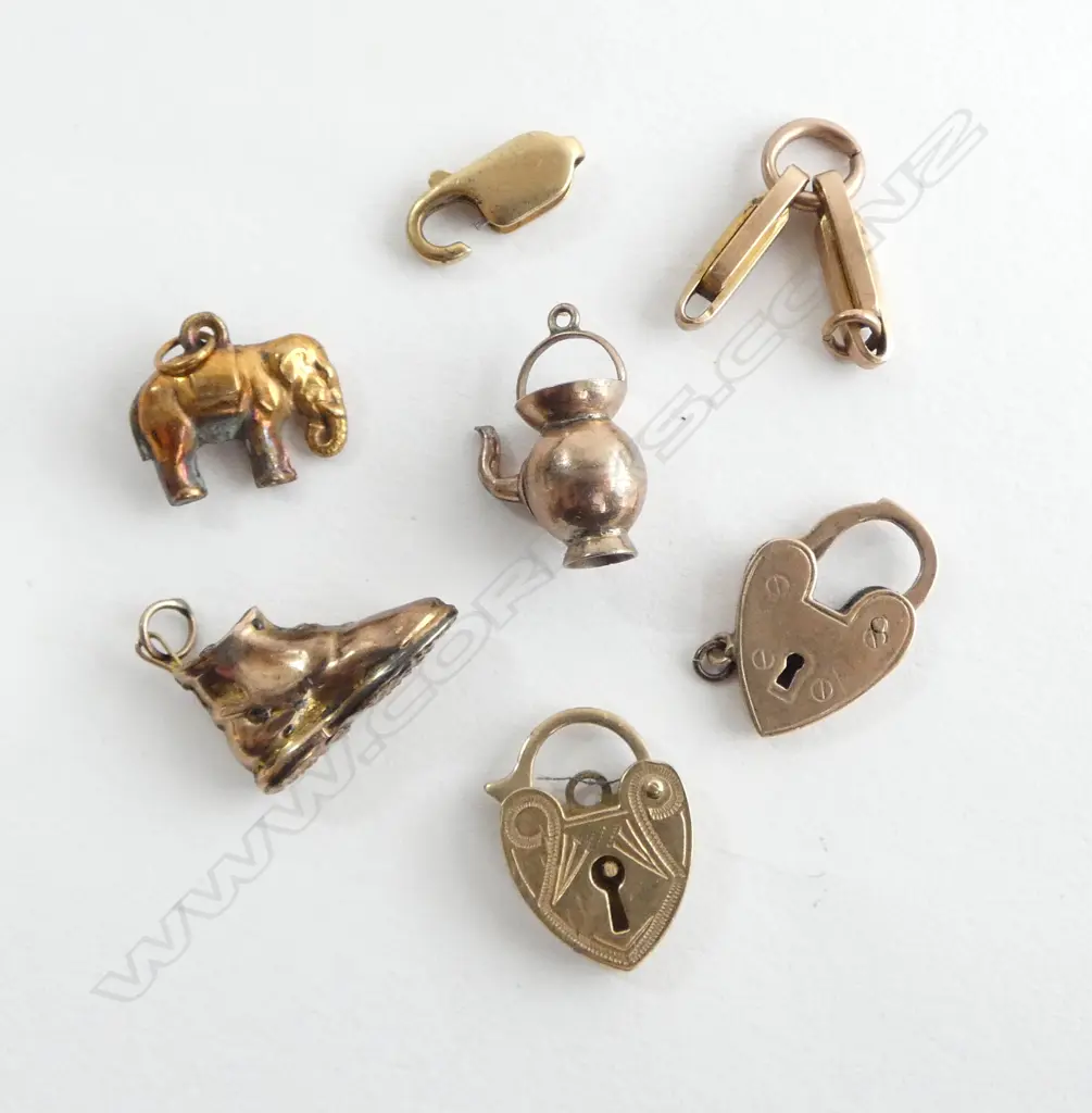 GOLD CHARMS ETC, 7.3grms Image 1++