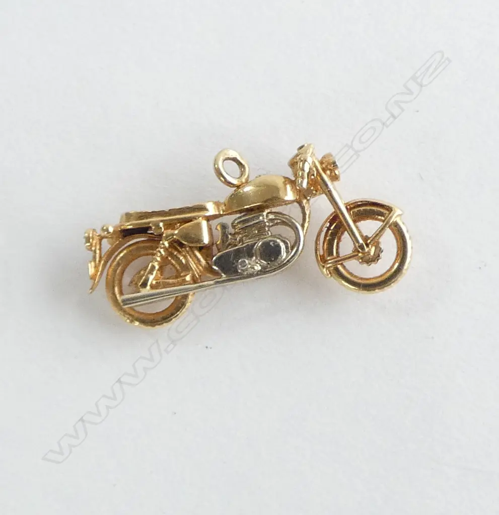 18ct GOLD MOTOBIKE CHARM L.30mm 4.7grms Image 1++