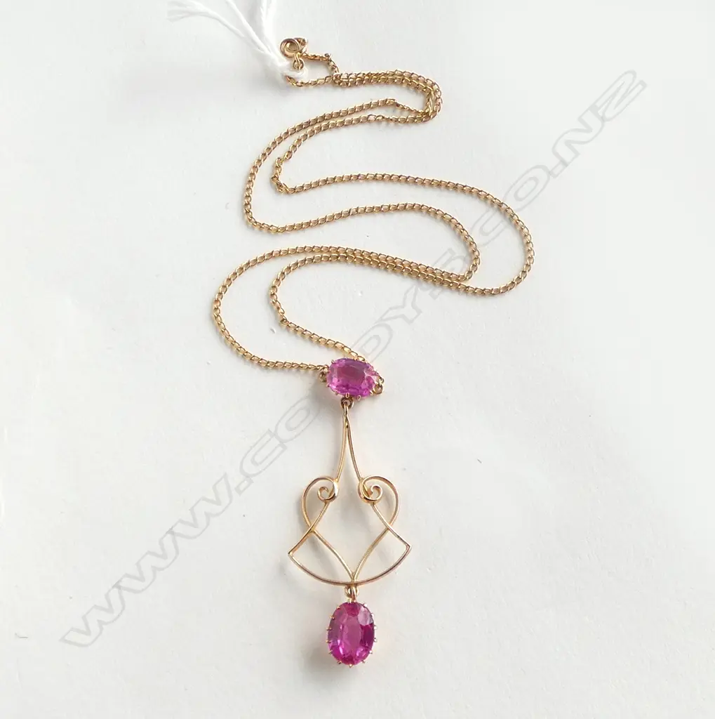 9ct GOLD & PINK STONE (syn. corundum) PENDANT on CHAIN (L.400mm), 3.25gm Image 1++