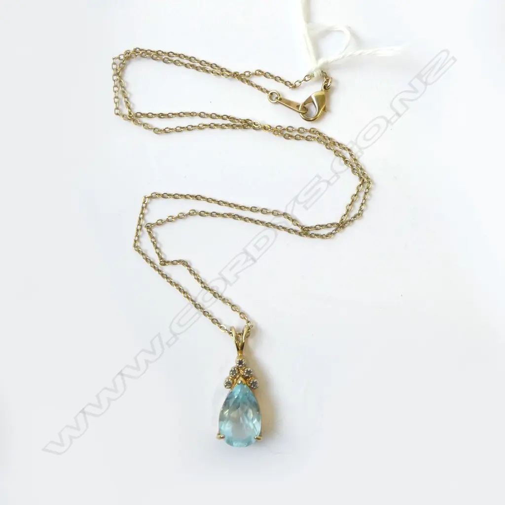 18CT GOLD PLATED 5.05ct BLUE TOPAZ AND DIAMOND PENDANT AND CHAIN Image 1++