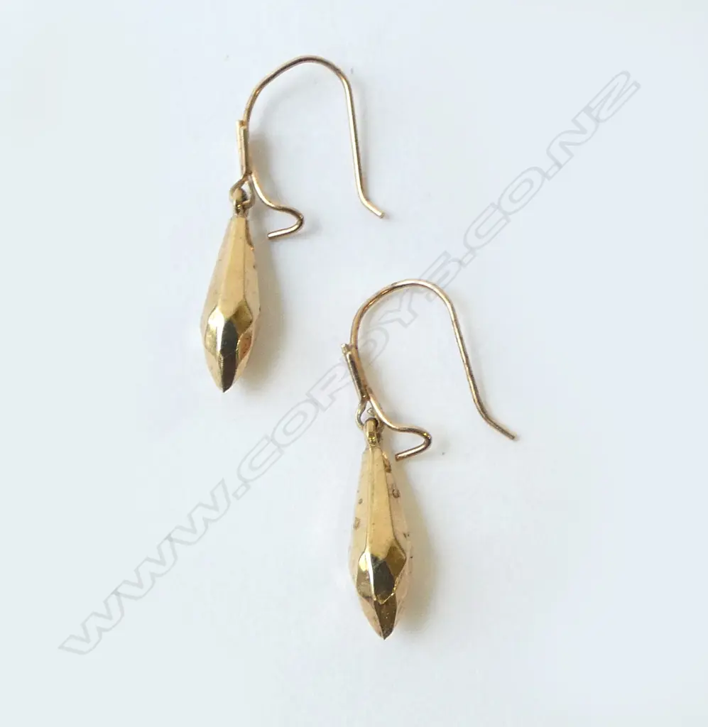 PR 9ct GOLD EARRINGS 0.7gms Image 1++