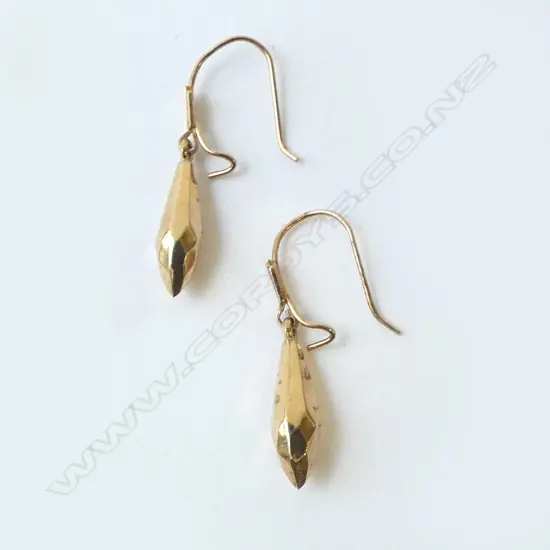 PR 9ct GOLD EARRINGS 0.7gms