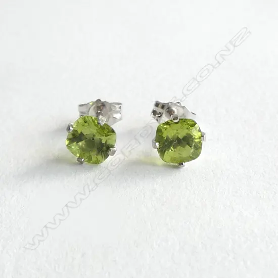14CT WHITE GOLD AND PERIDOT STUD EARRINGSS