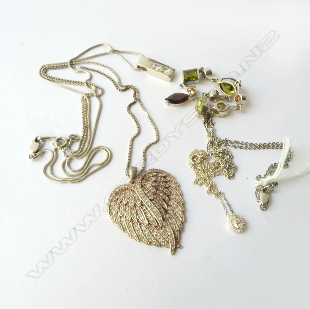 4 STG PENDANT NECKLACES Image 1++