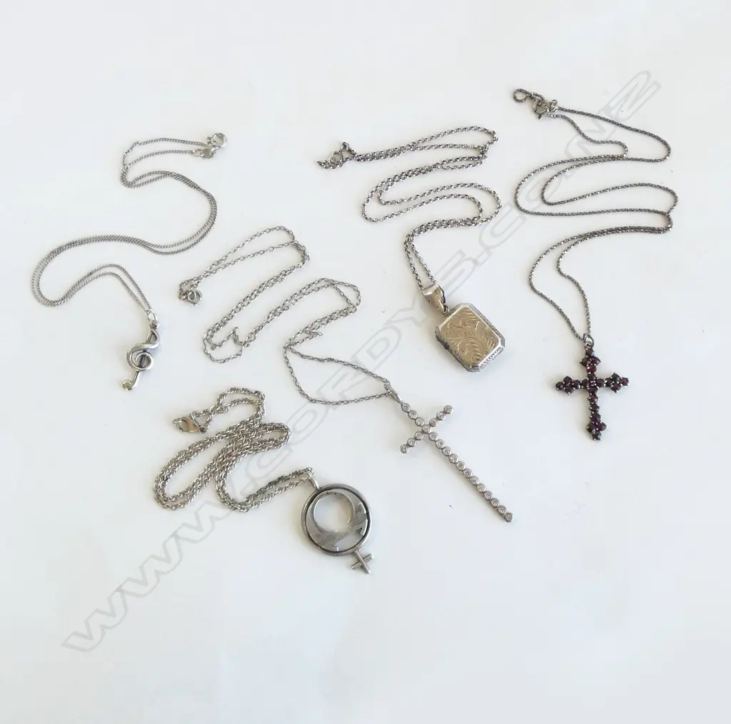 5 STG PENDANT NECKLACES Image 1++
