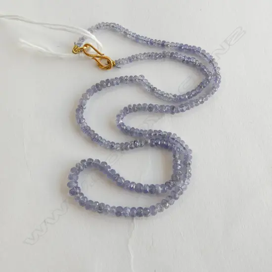 TANZANITE NECKLACE w 18ct CLASP, L.400mm