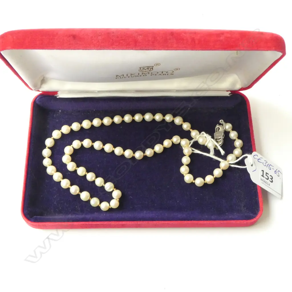 UNIFORM CULTURED PEARL NECKLACE individually knotted. Silver clasp. L.440mm. In Mikimoto Pearl case Image 1++