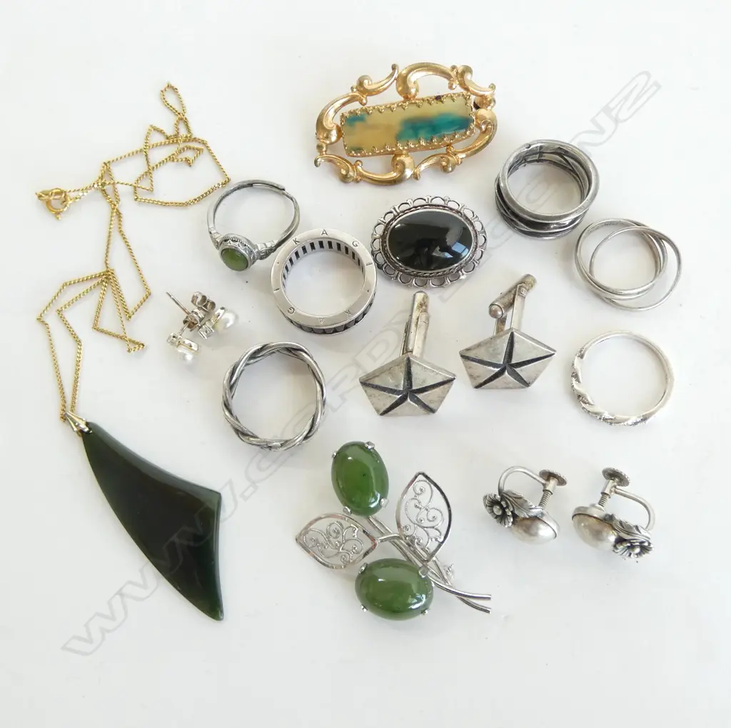 ASST. mainly SILVER JEWELLERY: 6 rings + cufflinks + brooches + earrings  Image 1++