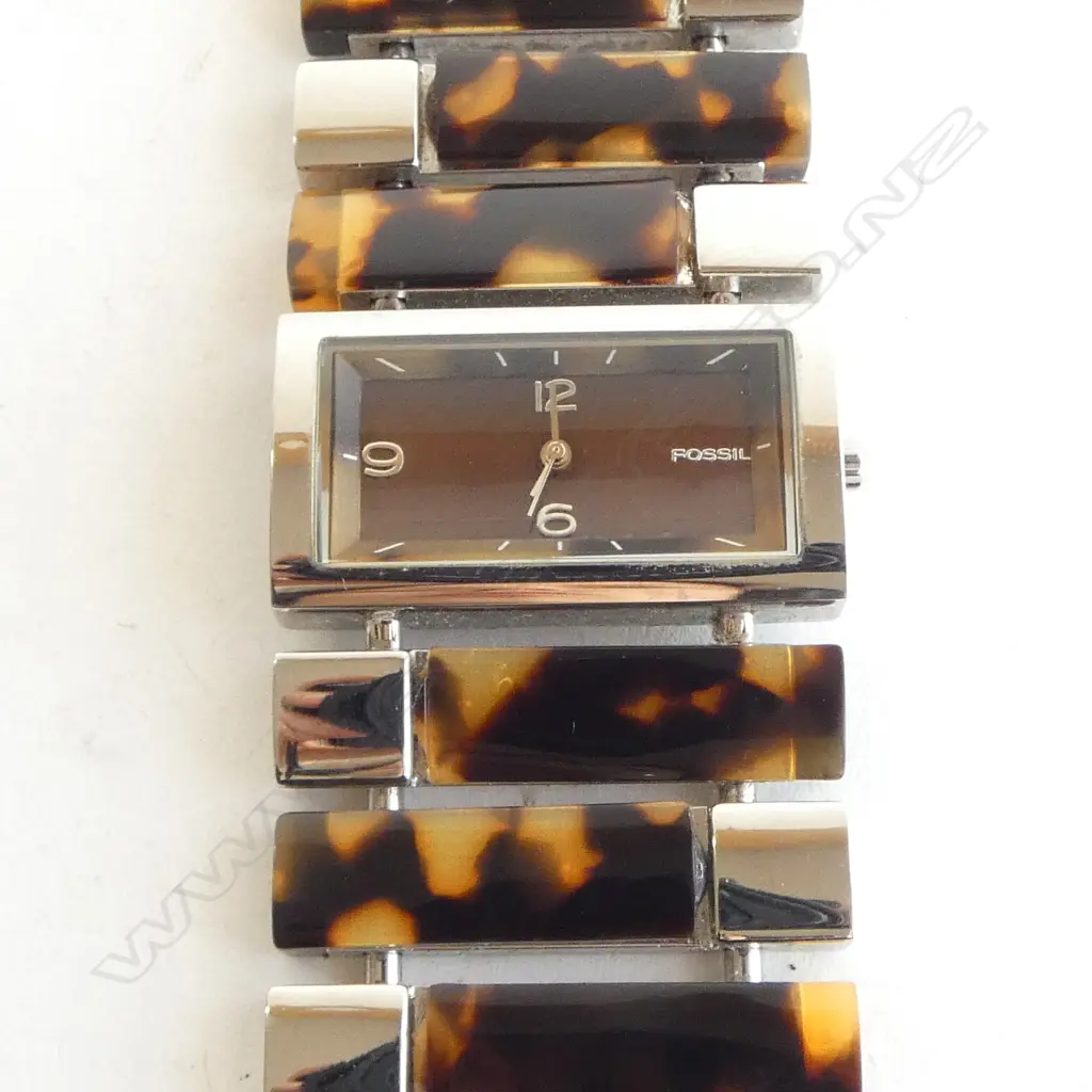 LADIES FOSSIL WRISTWATCH, never worn, needs new battery Image 1++