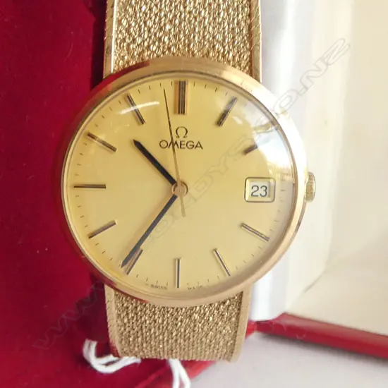 VINTAGE 9ct GOLD OMEGA GENTS WRISTWATCH gold case & bracelet. 56.78 gms. Running. In orig box 