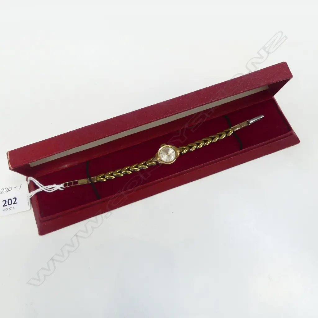 VINTAGE LADIES PIERPONT WRISTWATCH, GOLD PLATED, in original box Image 1++
