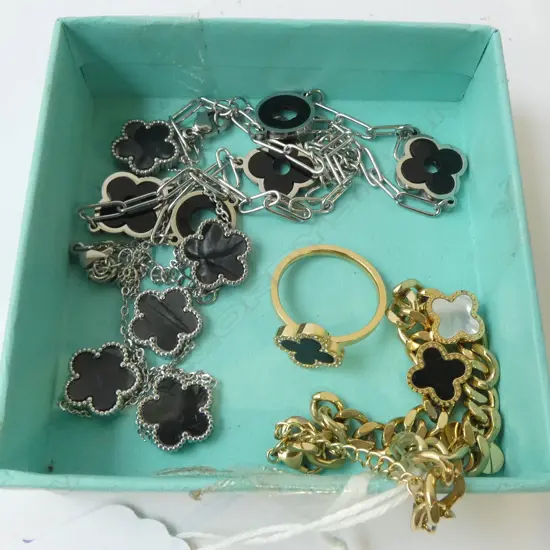 ASST. COSTUME QUATREFOIL JEWELLERY