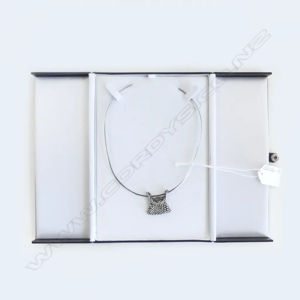 SILVER CHOKER w BASKET/KETE PENDANT  Image 1++