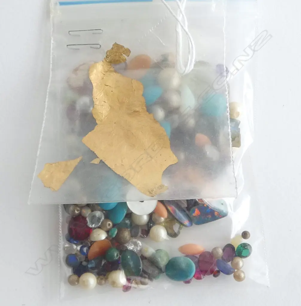 BAG OF LOOSE GEM STONES + GOLD LEAF PIECE Image 1++