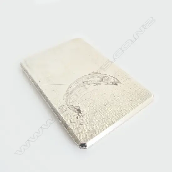 LRG SILVER CIGARETTE/CHEROOT CASE, TEXTURED FINISH w FISH on LINE ETCHED to FRONT, BIRM.1949, 199gm