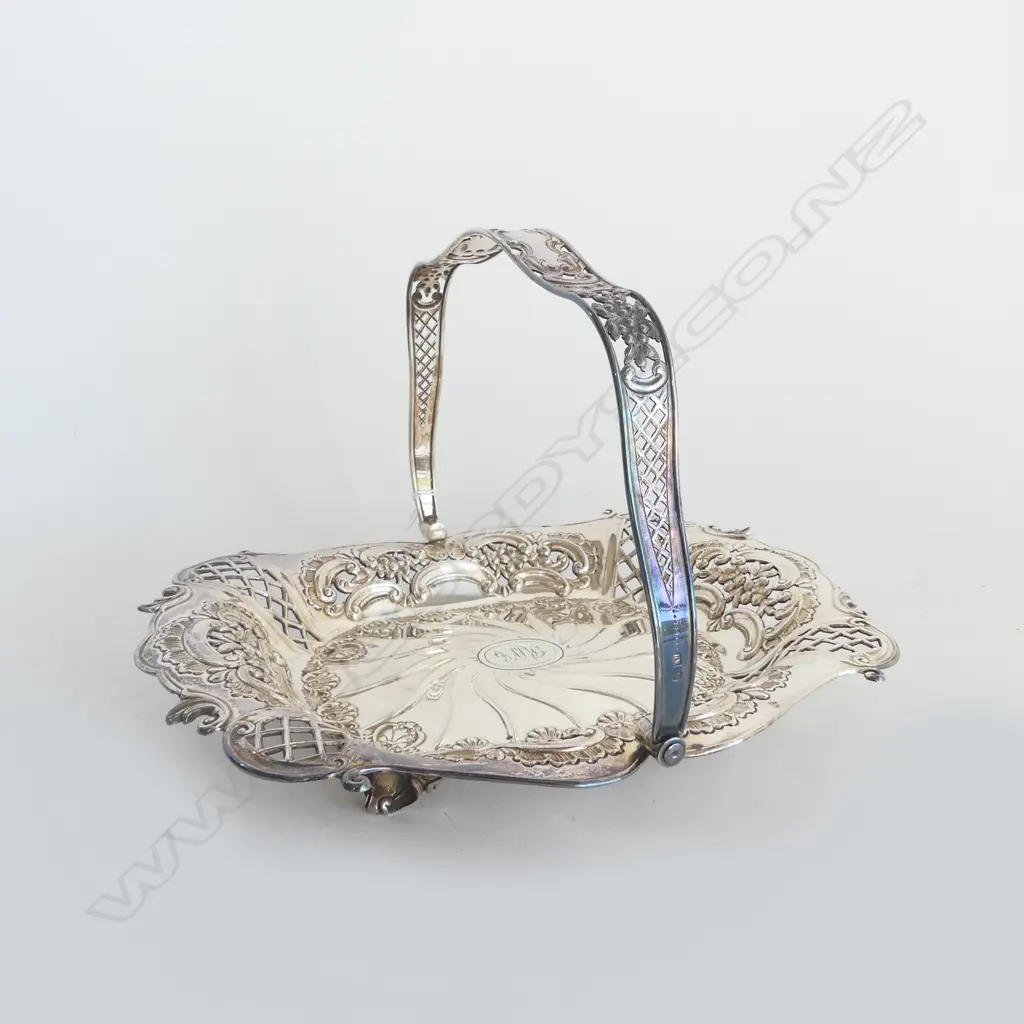 STG SILVER DISH w. SWING HANDLE HENRY WIGFULL, SHEFFIELD 1895 495grms Image 1++