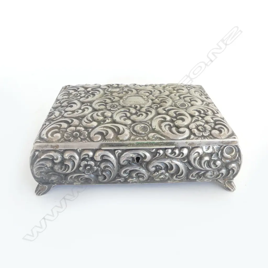 early 20thC ALPACA NICKLE SILVER  (NOT  STERLING) DRESSING TABLE BOX fancy embossed W.190mm Image 1++