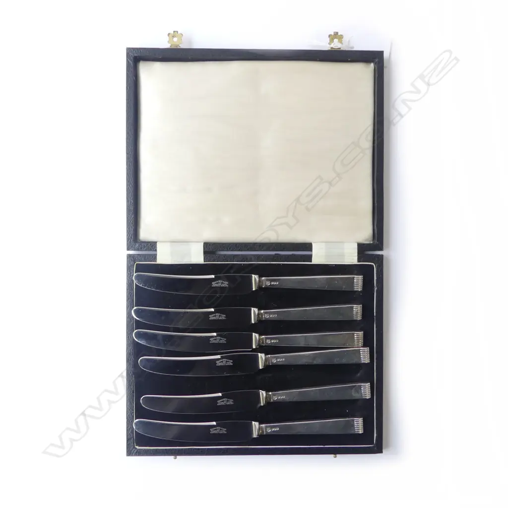 6 STG SILVER HANDLED BUTTER KNIVES, NOT IN ORIGNAL CASE 180grms... Image 1++