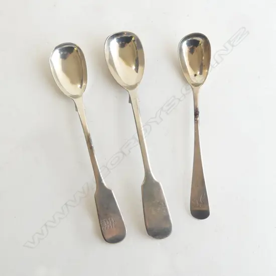 3 GEORGIAN & VICTORIAN SILVER MUSTARD SPOONS 40gms