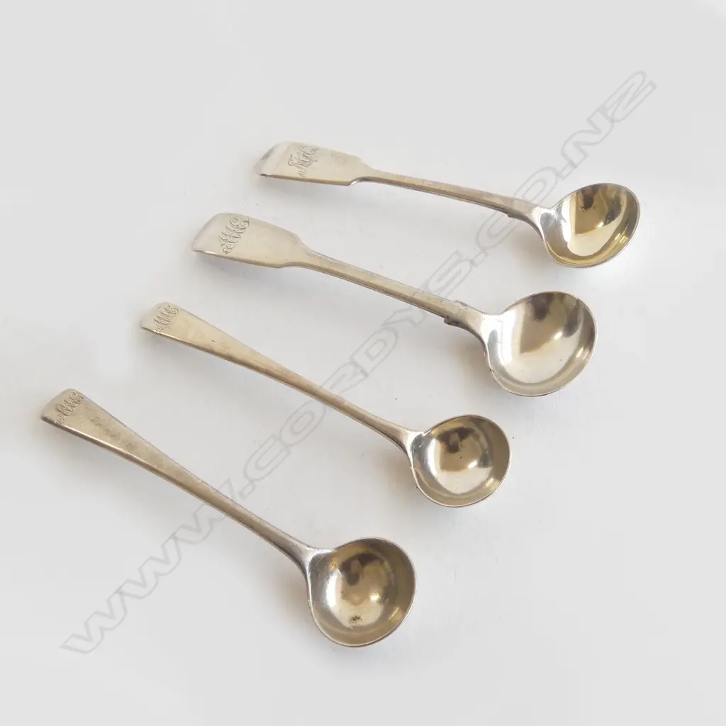 4 GEORGIAN & VICTORIAN SILVER SALT SPOONS 50gms Image 1++