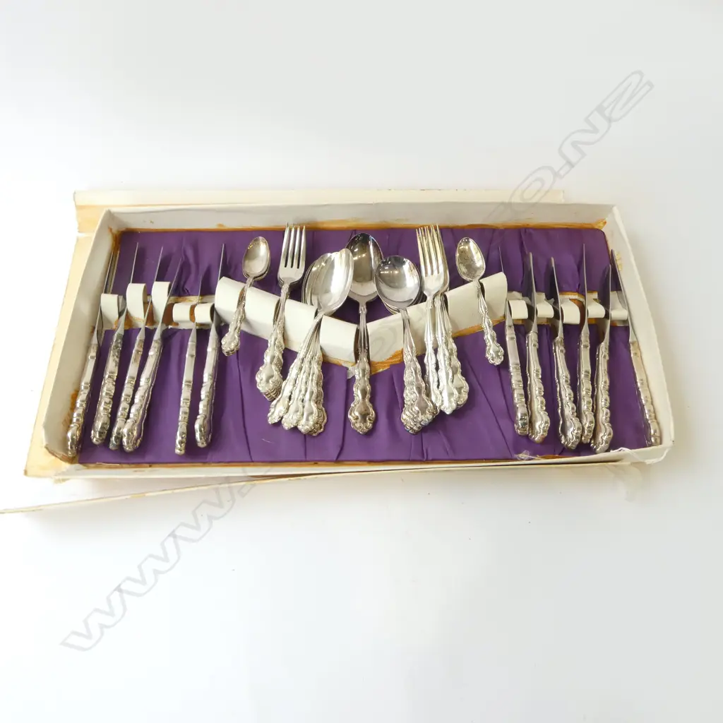 'COMMUNITY' SILVER PLATE CUTLERY SET, BOXED Image 1++