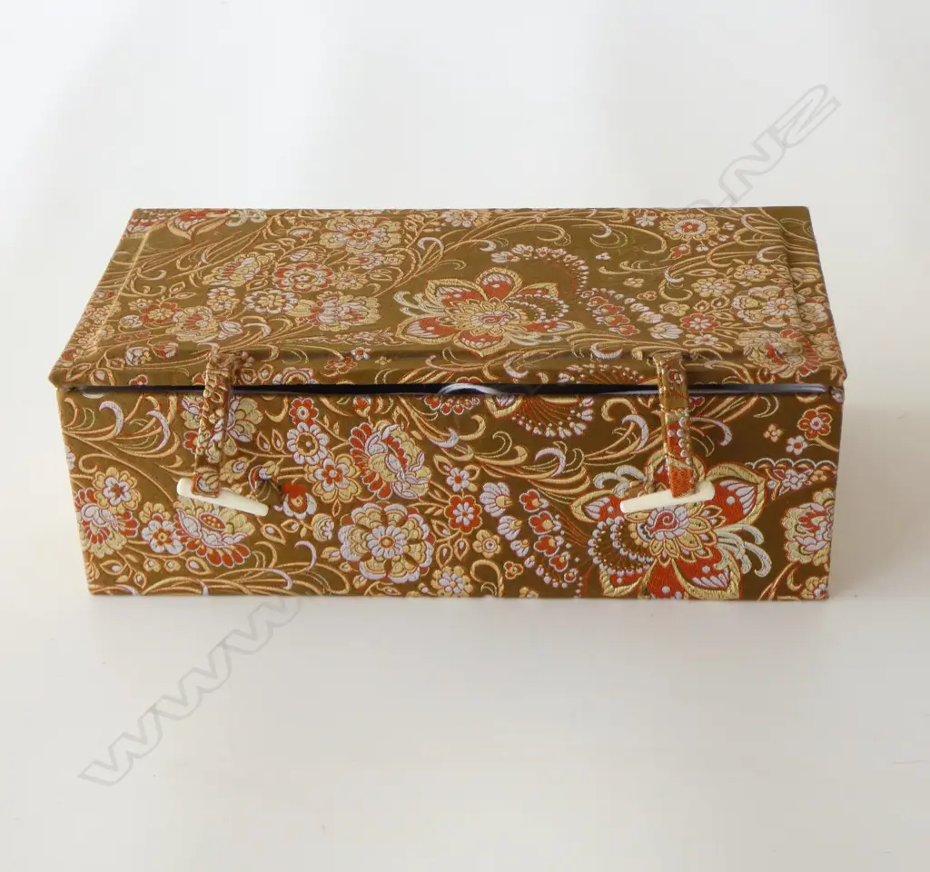 VINTAGE CHINESE CARVED PALE GREEN JADE LIDDED URN VESSEL. H.170mm restored top. With receipts. In silk covered box Image 1++