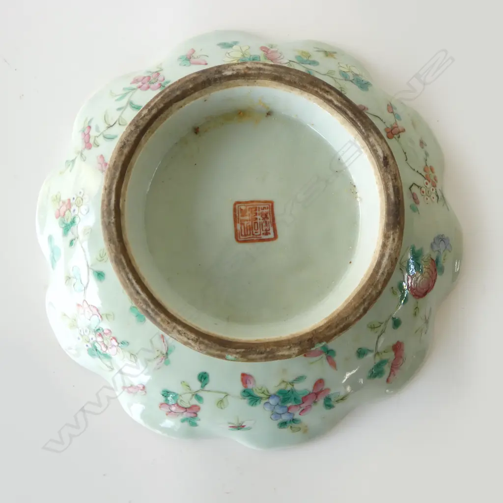 CHINESE CELADON FAMILLE ROSE FOOTED DISH DIA230MM Image 1++