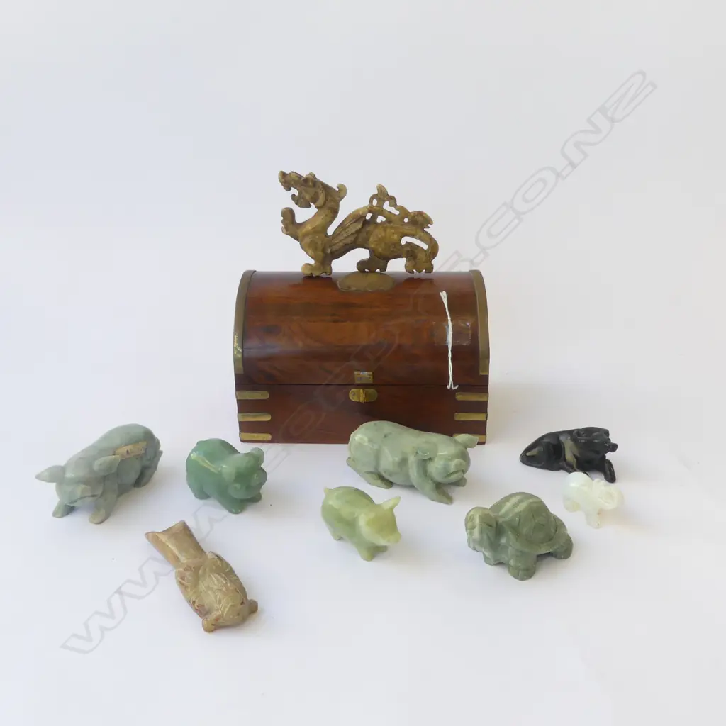 ASST. STONE ANIMAL ORNAMENTS IN WOODEN BOX  Image 1++