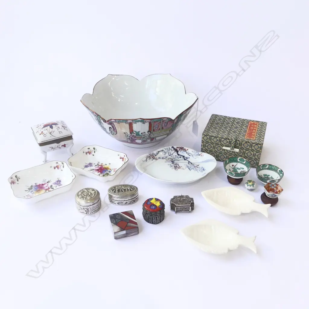 ASST. ITEMS INCL. FAMILLE ROSE BOWL 240mm dia Image 1++