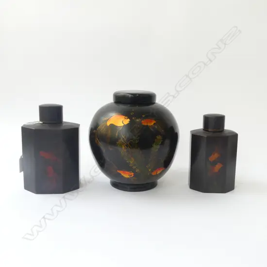3 PCES ORIENTAL LACQUERWARE; 2 TEA CADDIES + LIDDED GINGER JAR H.200mm
