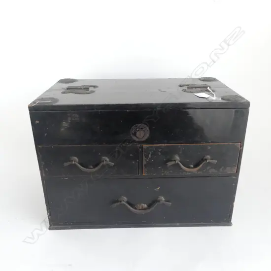 EDO JAPANESE DRESSING TABLE BOX black lacquer w copper butterfly hinges & family mon bosses to top corners W.420mm