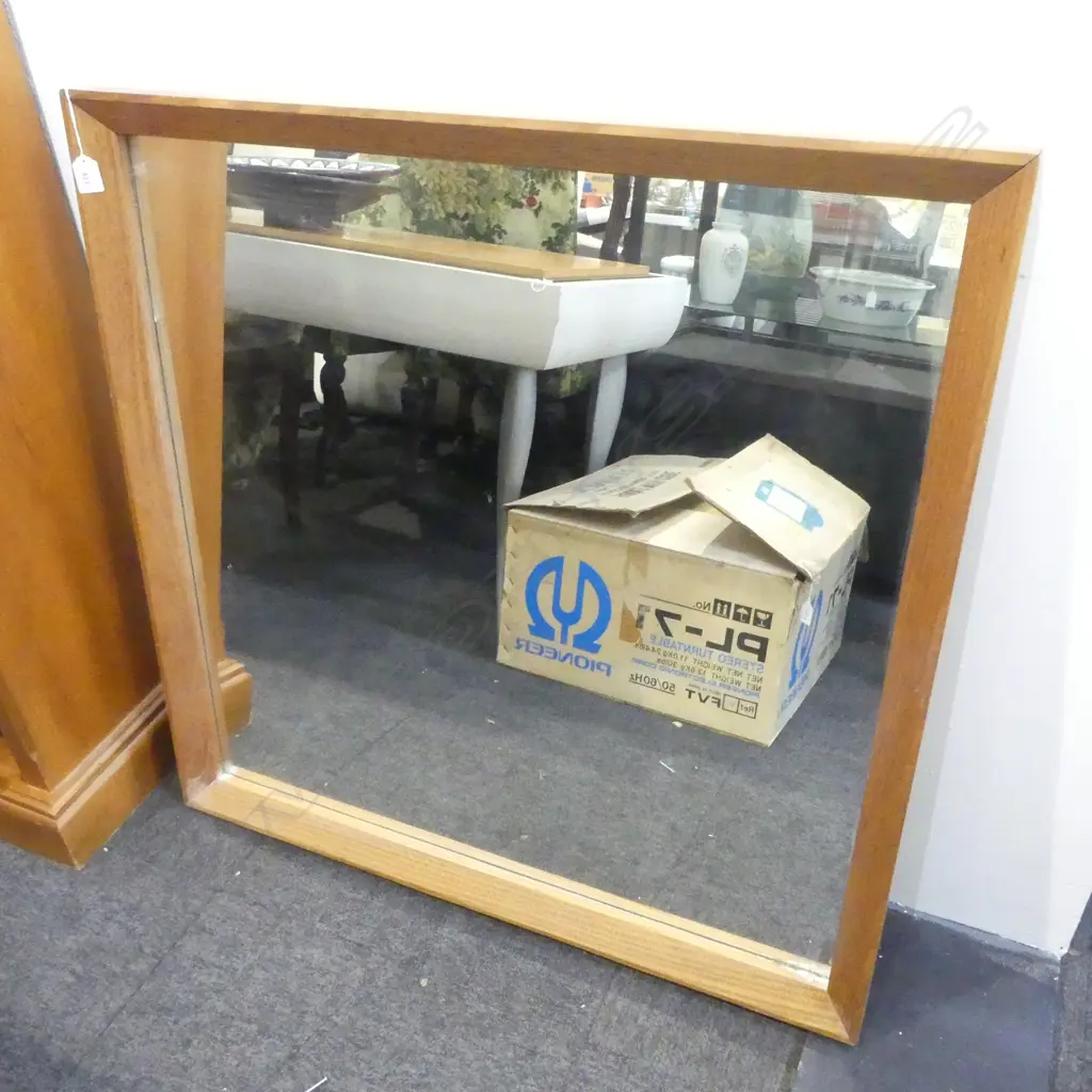 LG WOOD FRAMED MIRROR 900x900mm Image 1++