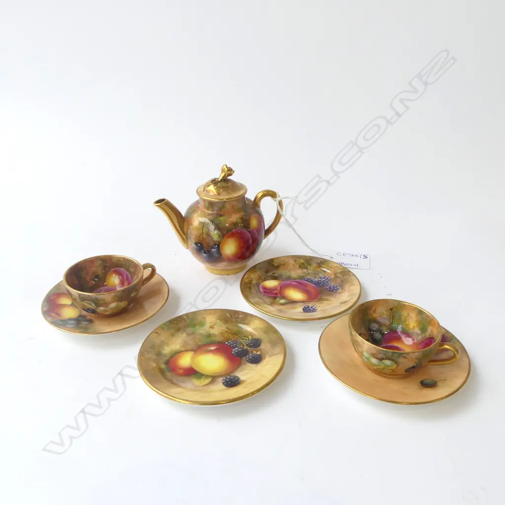 ROYAL WORCESTER HAND PAINTED MINIATURE TEAPOT & 2 TRIOS Image 1++