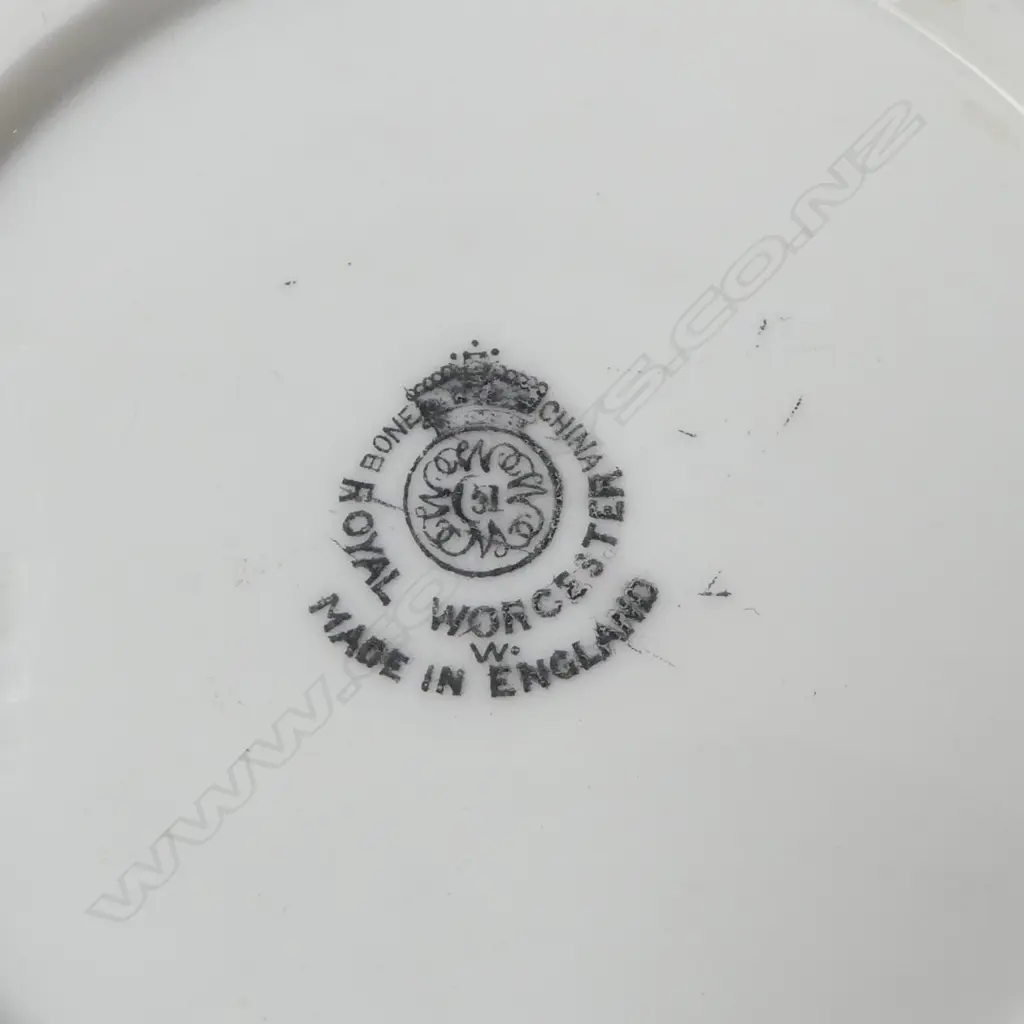 ROYAL WORCESTER HAND PAINTED MINIATURE TEAPOT & 2 TRIOS Image 1++