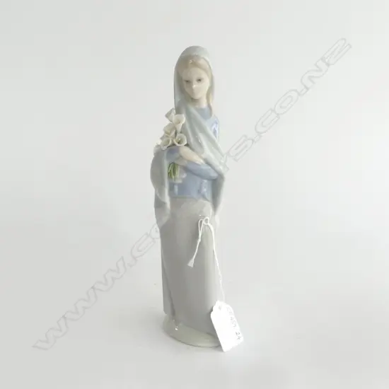 LLARDRO 'GIRL w CALLA LILLIES' H.230mm