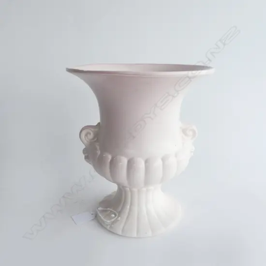 LRG PINK CROWN LYNN URN VASE, H.230mm, Crown Lynn stamp to base