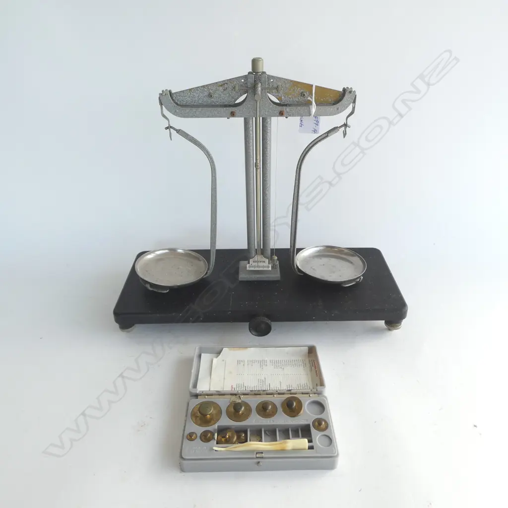 GRIFFIN & GEORGE LTD LONDON VINTAGE SET 2 pan balance SCALES WITH WEIGHTS H.320mm Image 1++