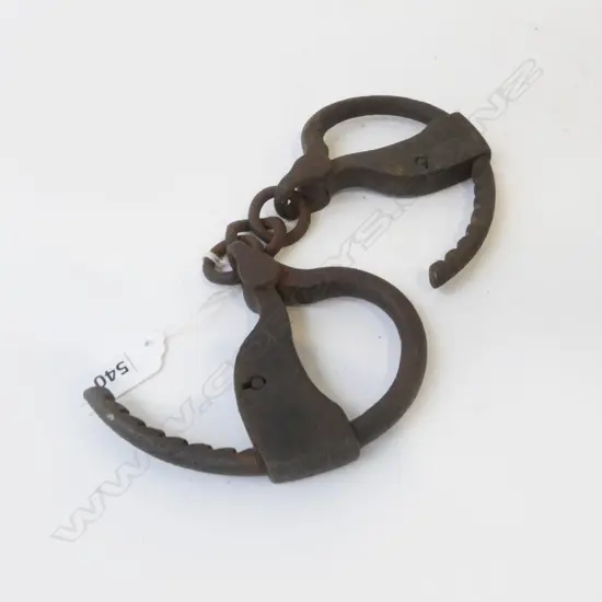 PR OLD STEEL HANDCUFFS stamped 'HIATT 10'