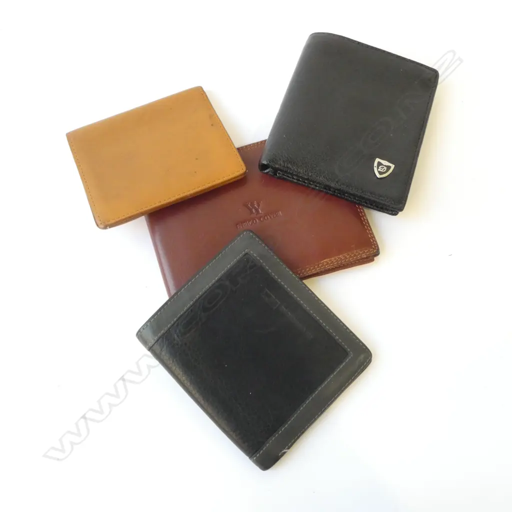 4 WALLETS INCLUDING LEATHER 'TED BAKER' Image 1++