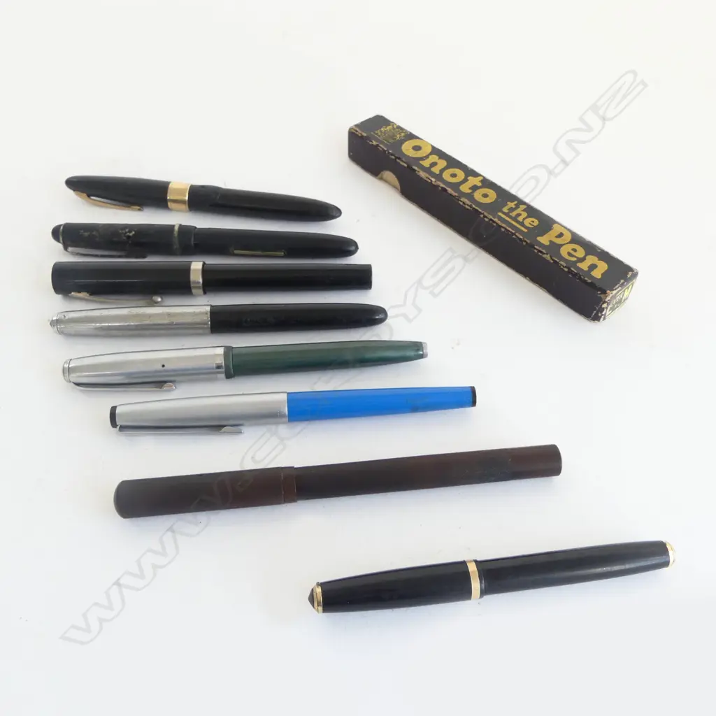ASSORTED FOUNTAIN PENS - TWO WITH 14CT GOLD NIBS Image 1++