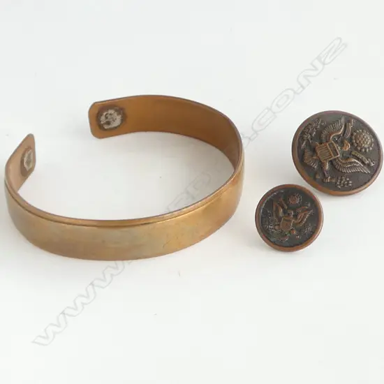 2 x USA MILITARY BUTTONS + COPPER BANGLE (with magnets)