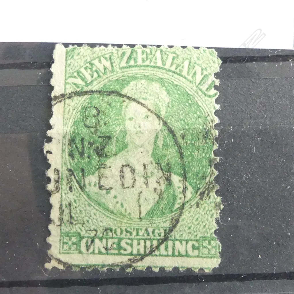 2 NZ 1862 CHALON POSTAGE STAMPS Image 1++