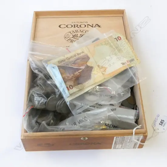 ASST. WORLD COINS & BANK NOTES; N.Z., U.S.A, SINGAPORE, etc